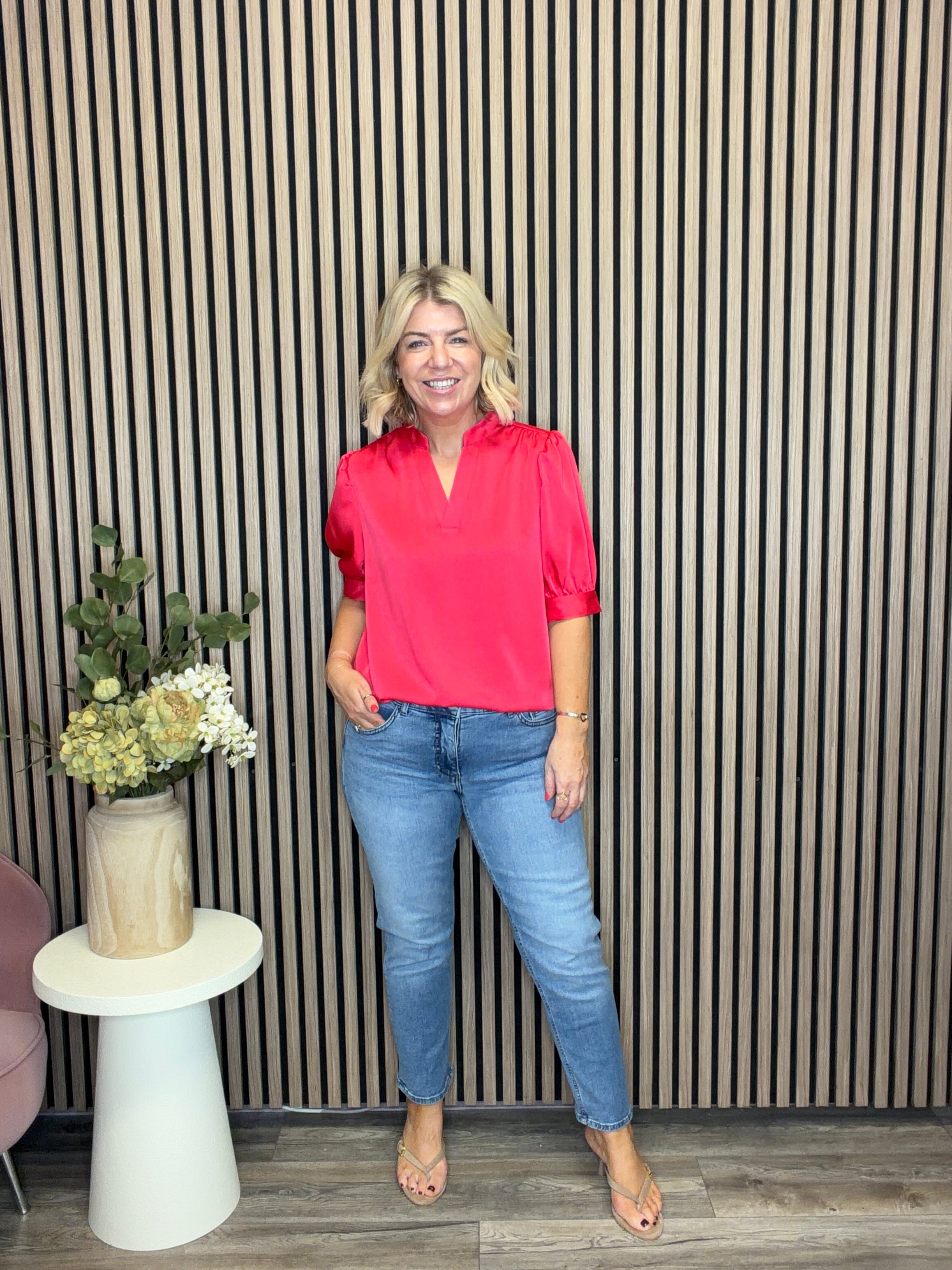 Iggy Straight Leg Cropped Jeans (Light Blue)