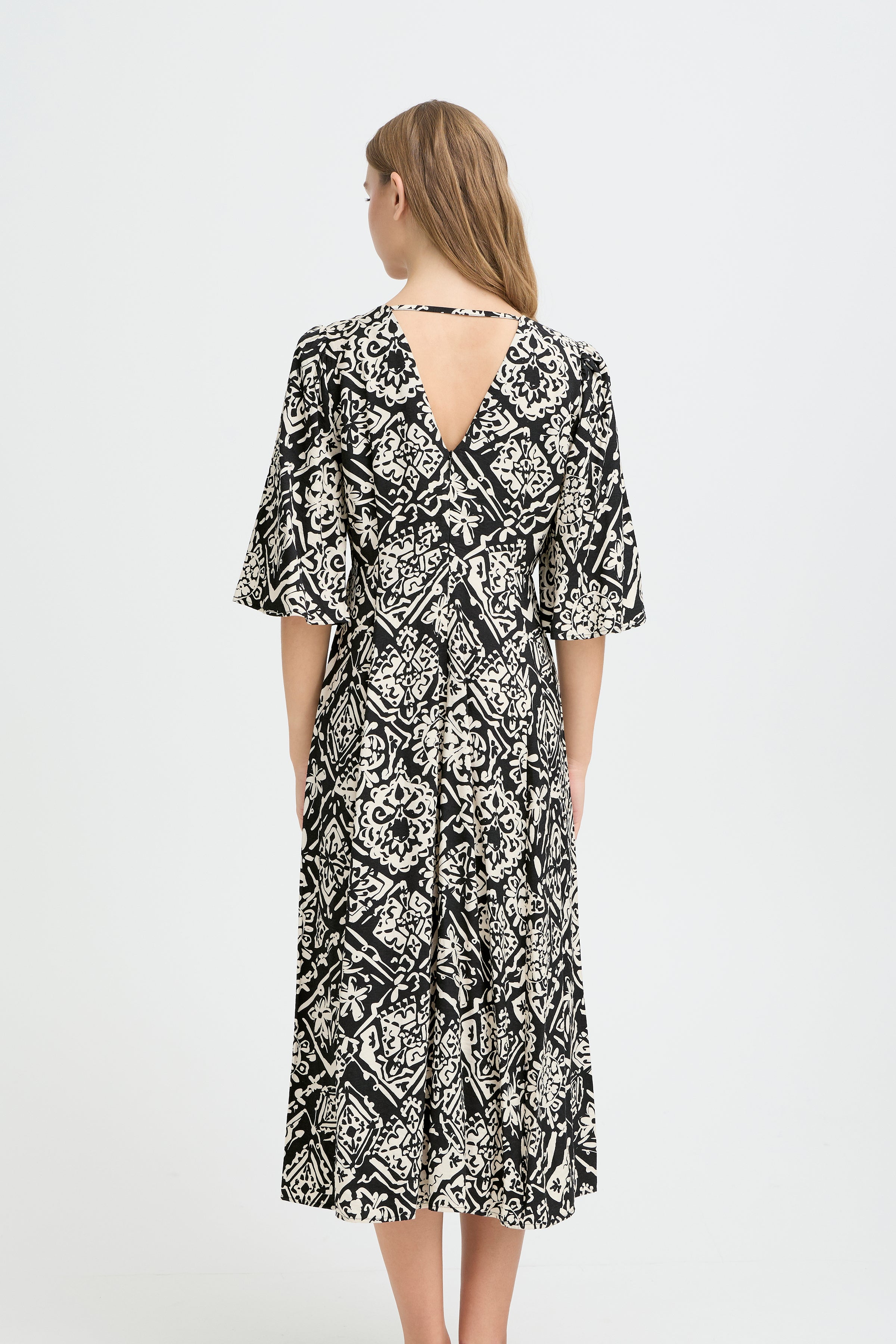 Taylor Maxi Dress (Graphic/Black)