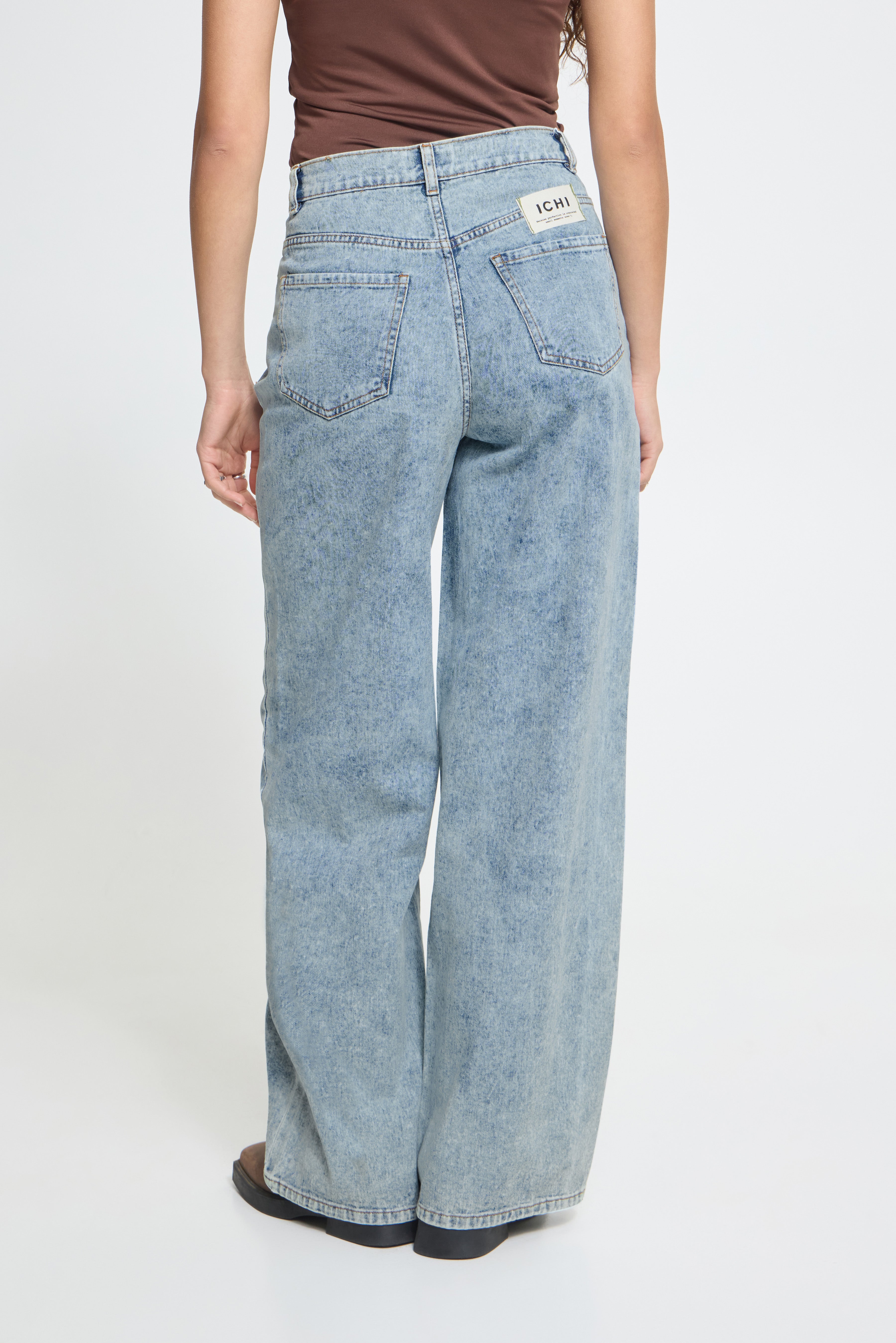 Mandy Wide Leg Jeans (Blue Stonewashed/Leg 32")