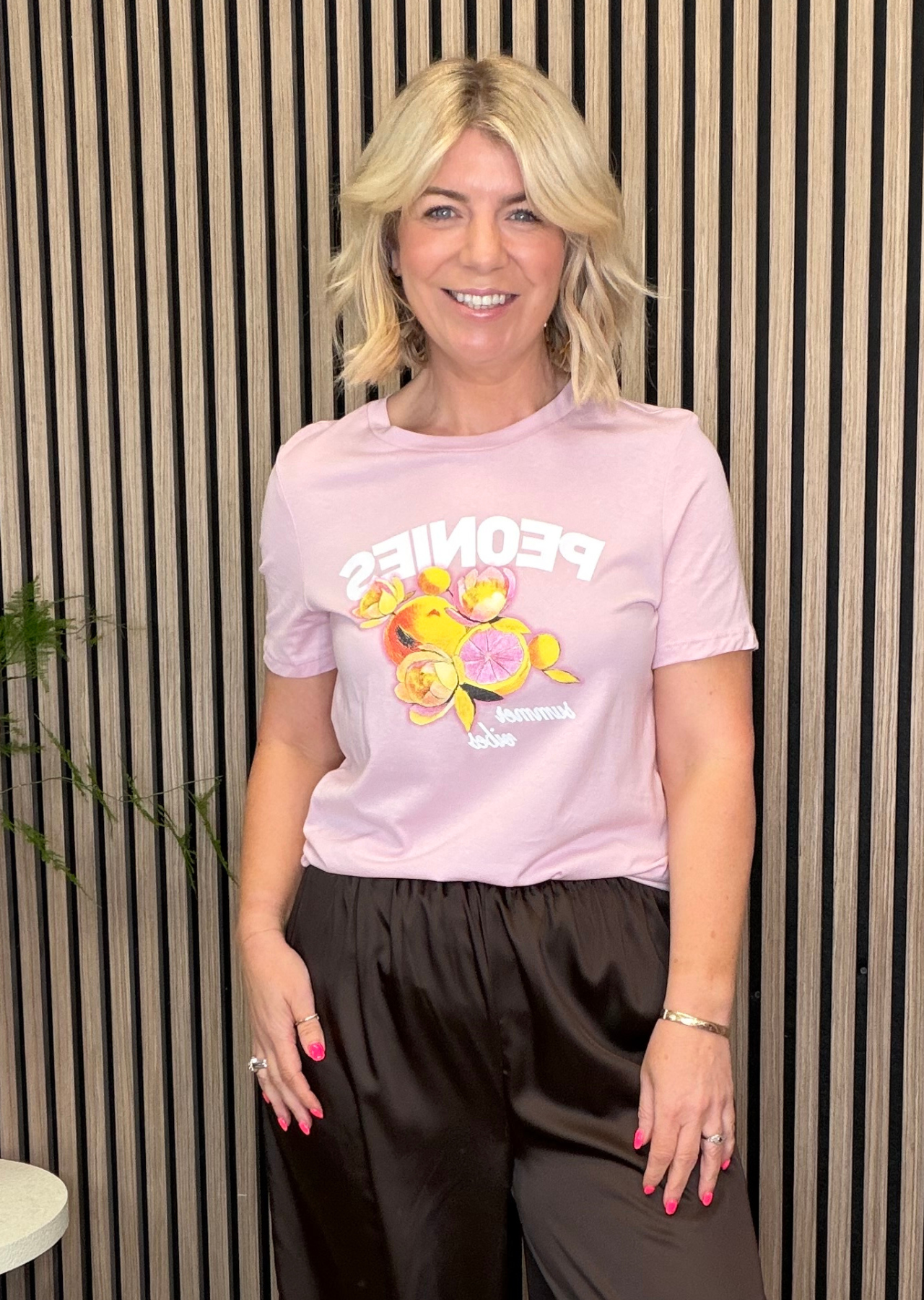Peonies T-Shirt (Pink)