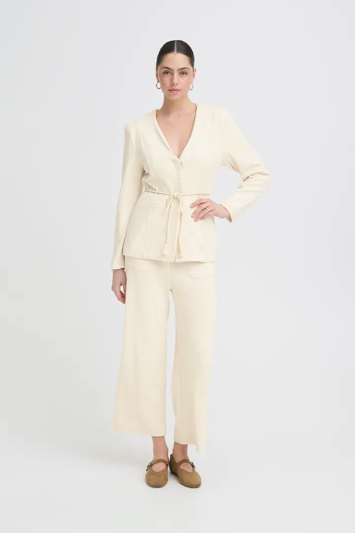 Uma Blazer (Almond Milk)