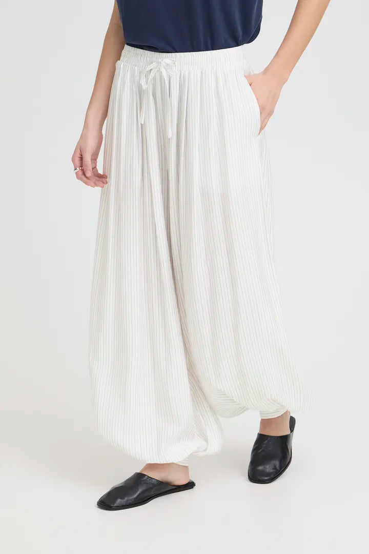 Hetta Balloon Pants (Cloud Dancer/Blue Stripe)
