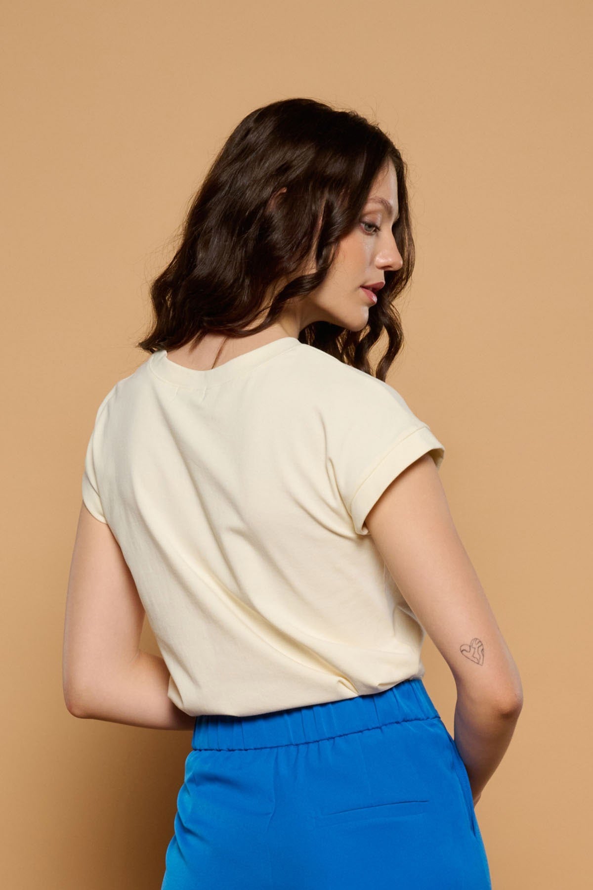 Holly T-Shirt (Cream)