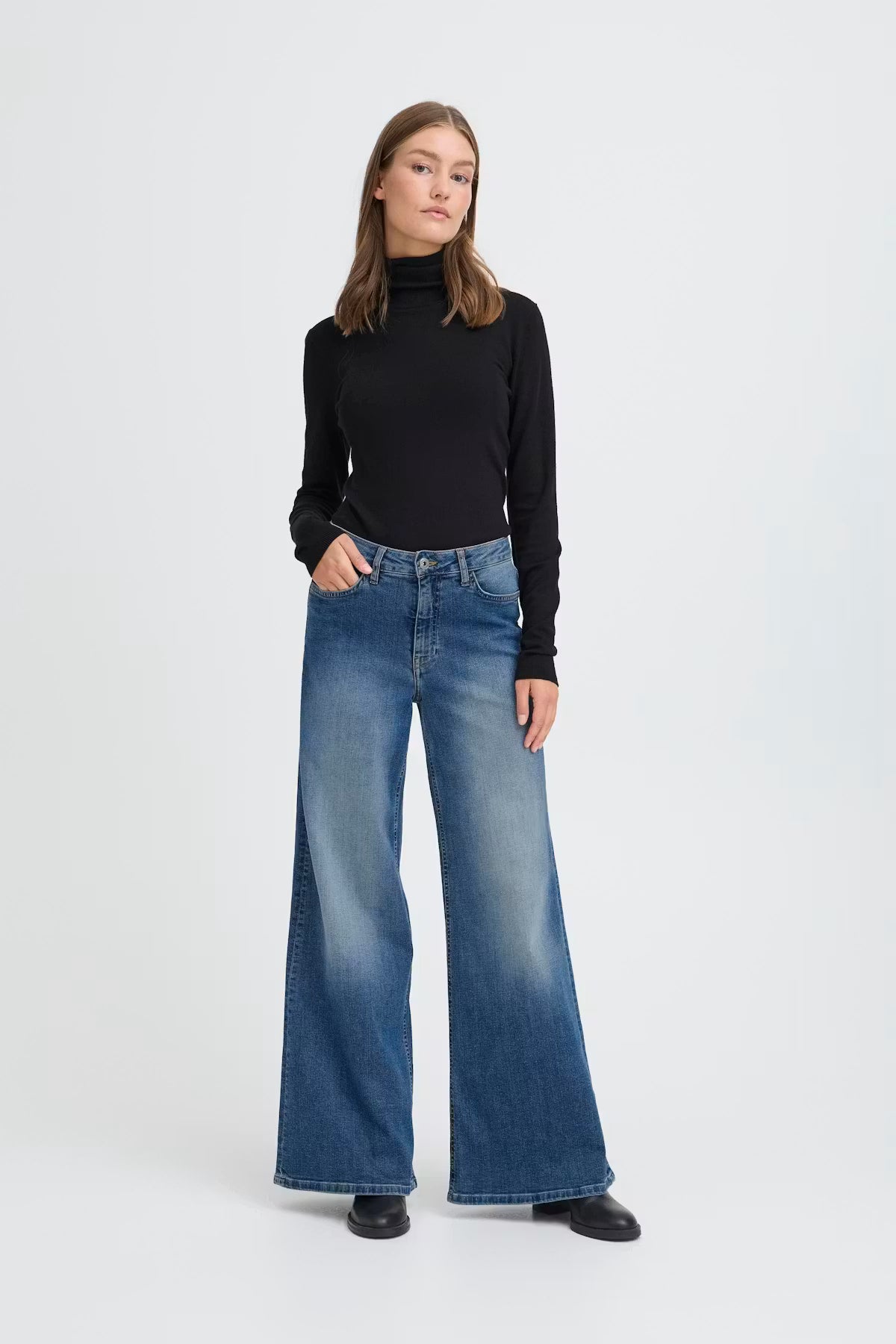 Imogen Wide Leg Jeans (Medium Blue/Leg 32")