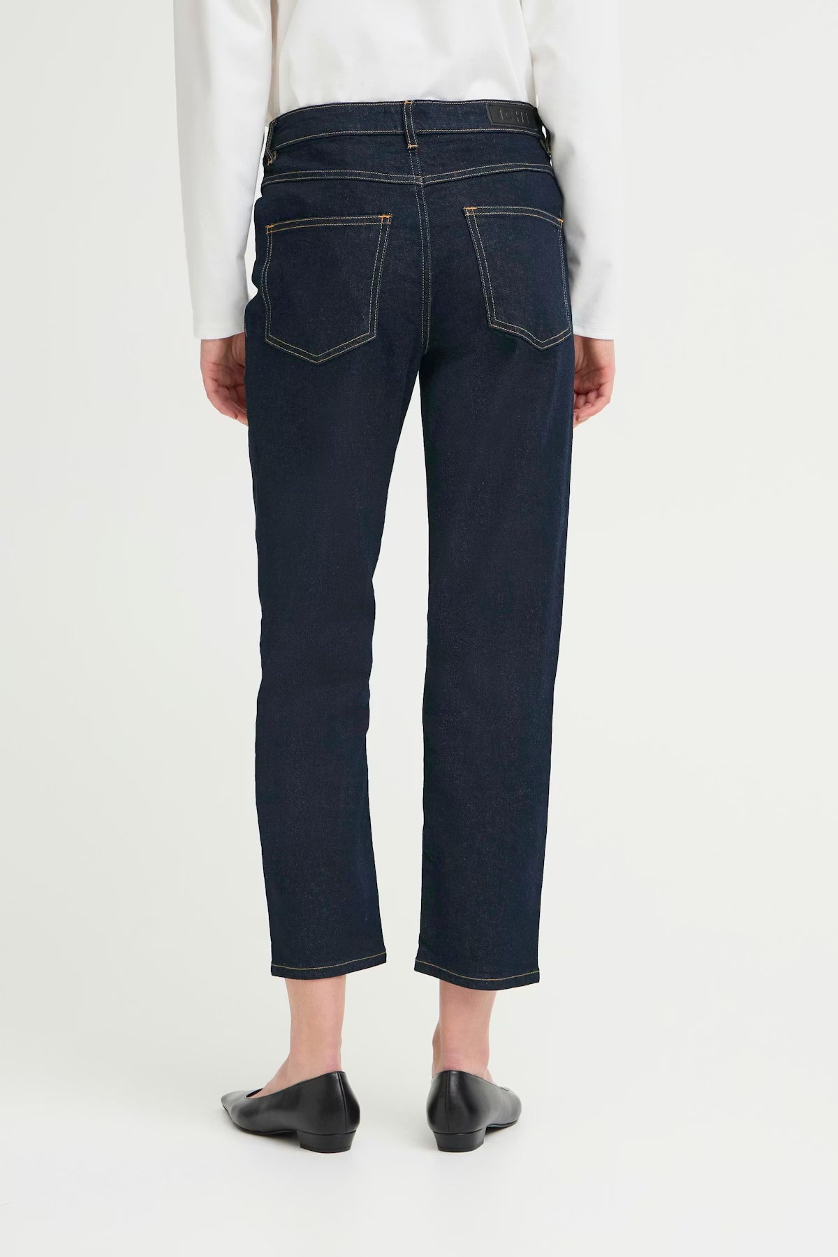 Iggy Straight Leg Cropped Jeans (Authentic Blue)