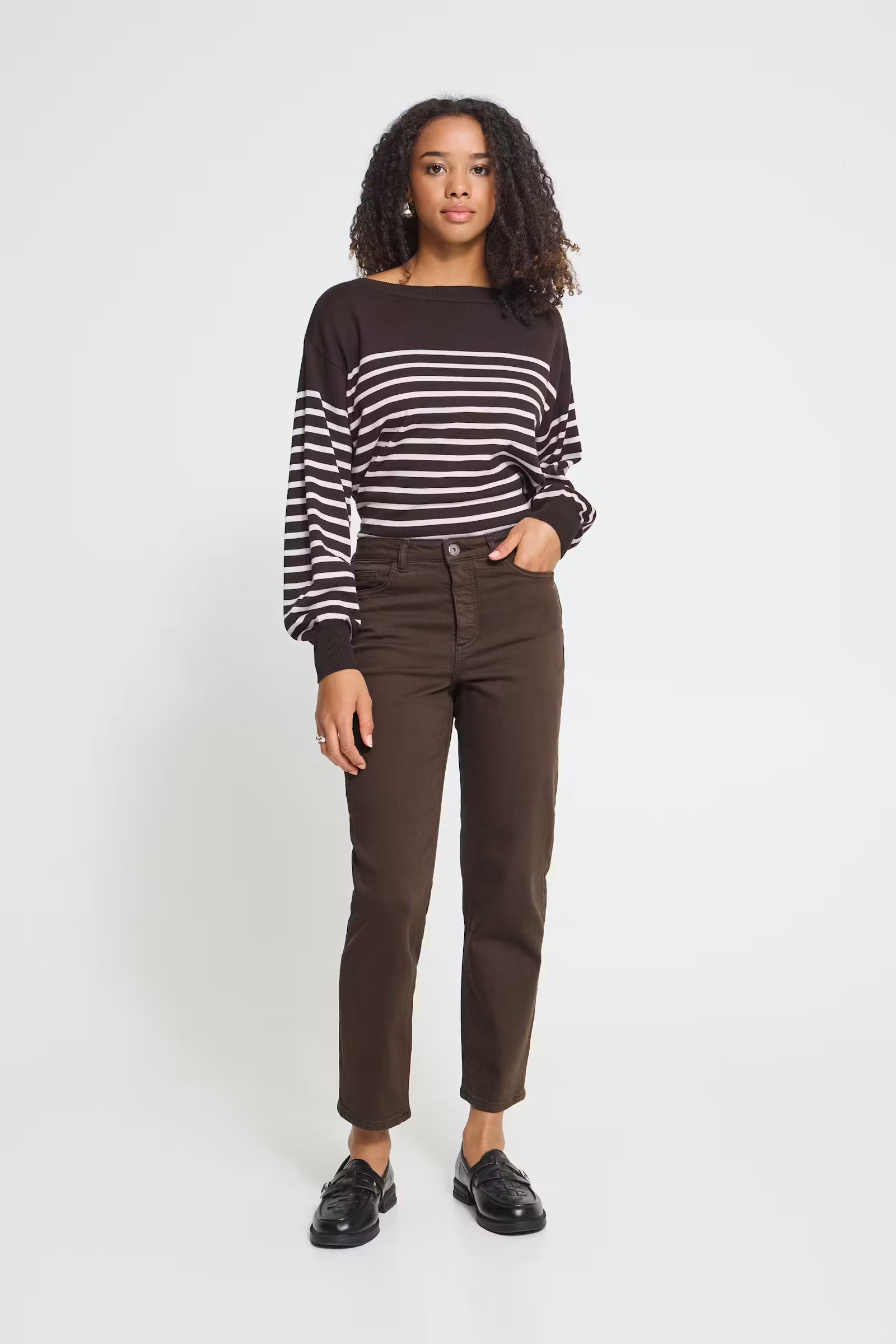 Ziggy Straight Leg Jeans (Coffee Bean)