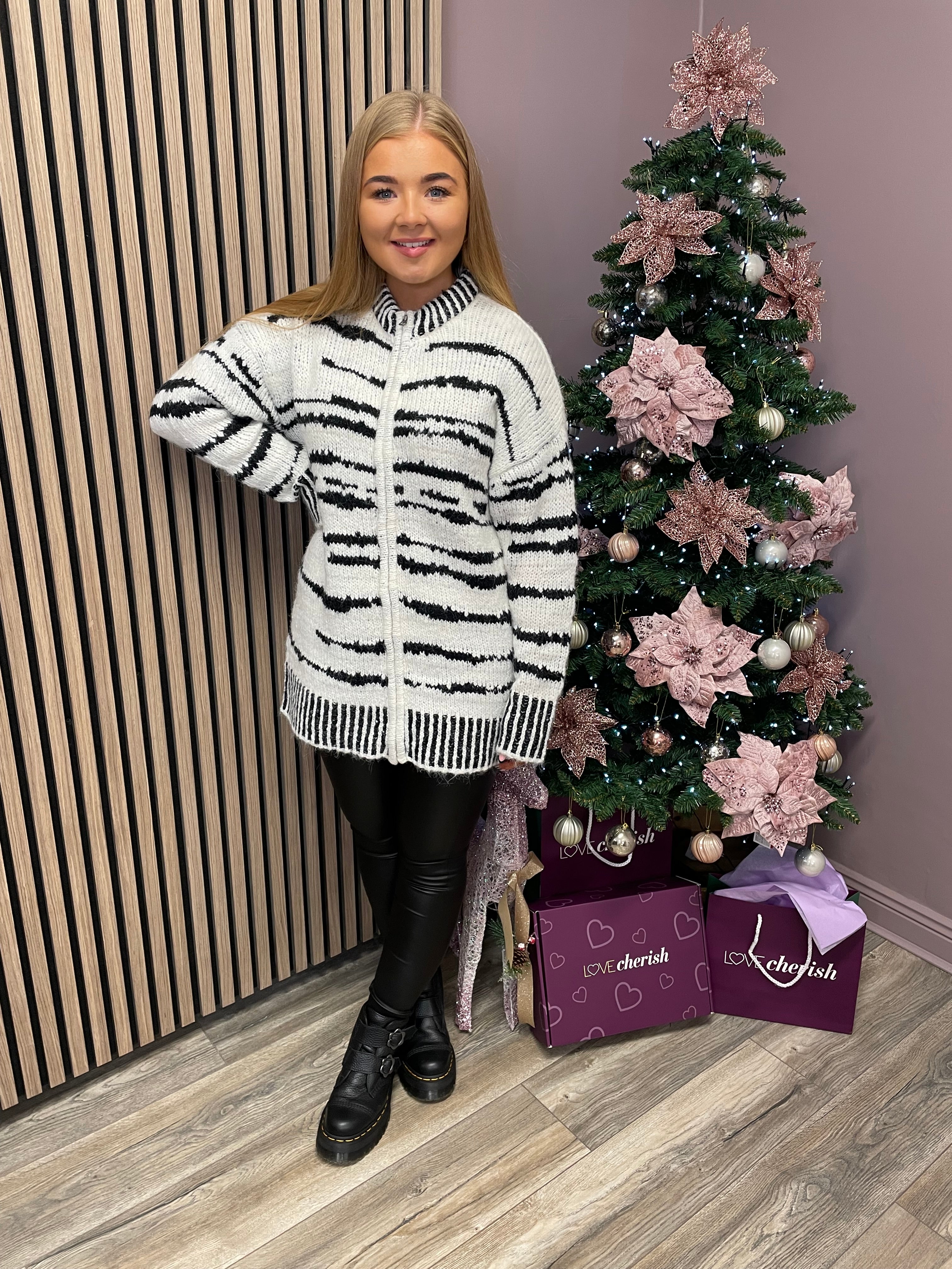 Tessa Knit Cardigan (Black/White)