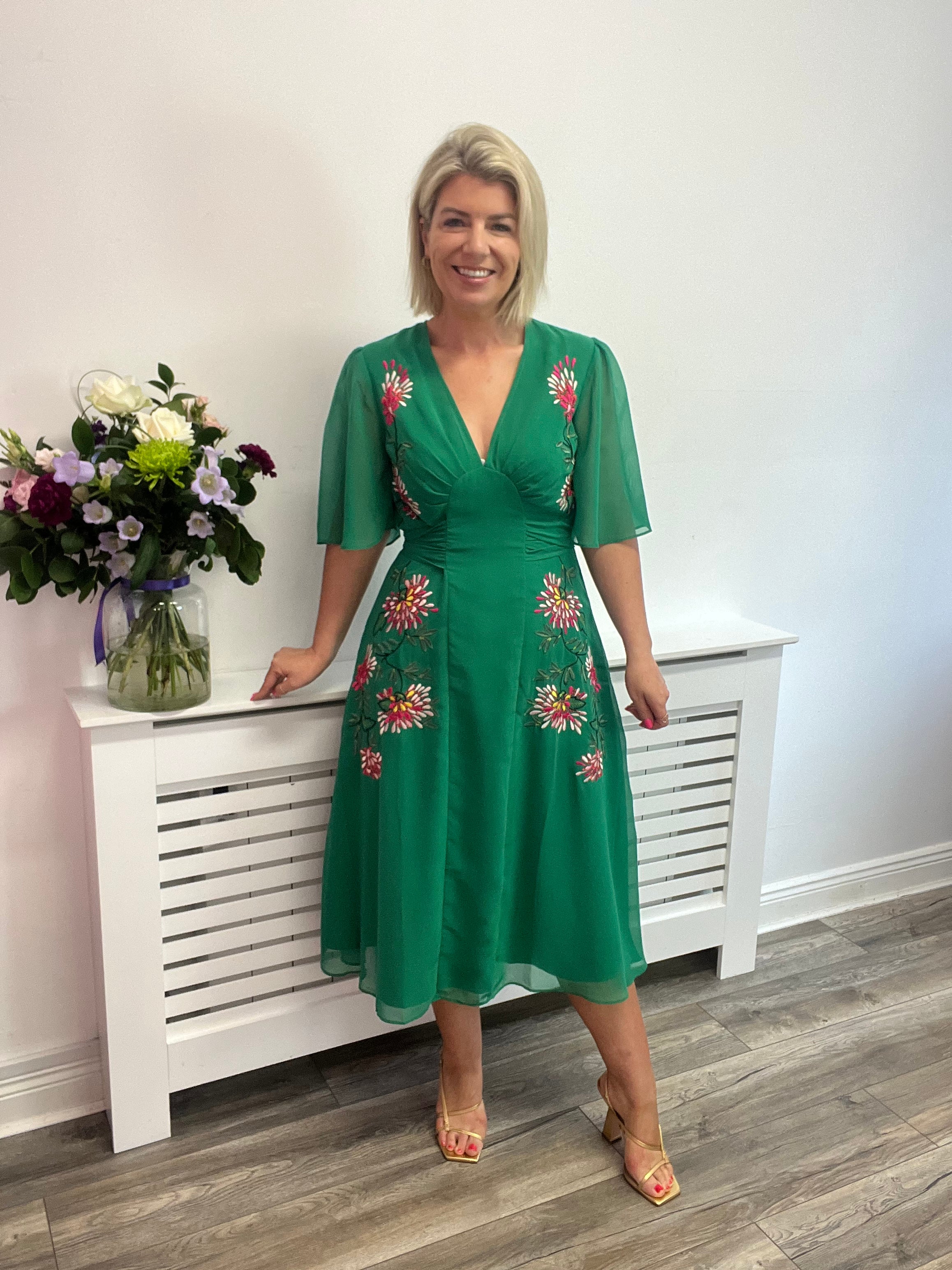 THE HANNAH EMBROIDERED FLUTTER SLEEVE MIDI DRESS (GREEN)