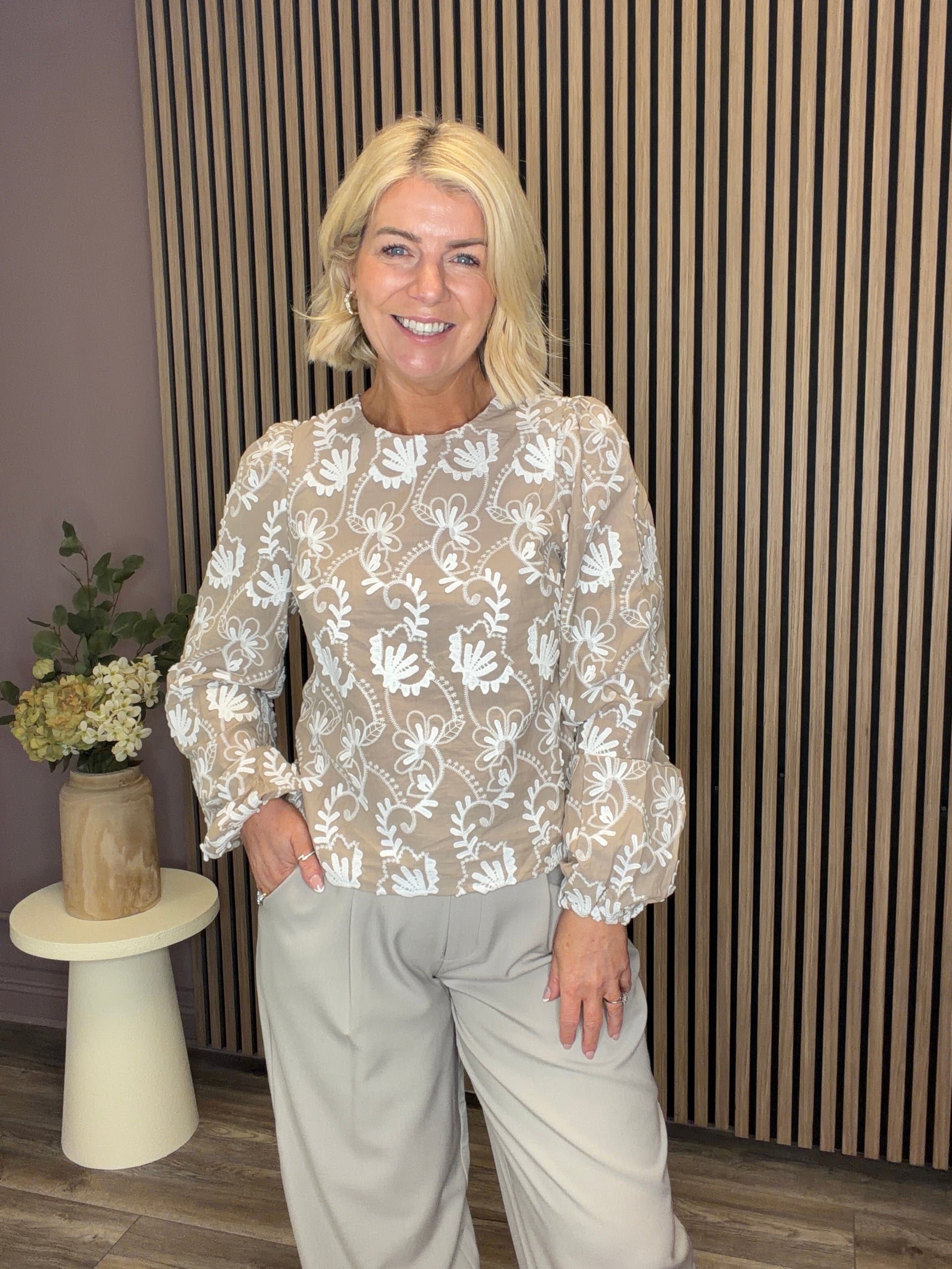 Iris Top (Humus/Cloud Dancer)