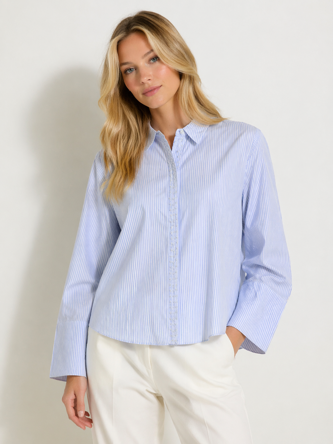 Lena Shirt (Snow White/Light Blue)