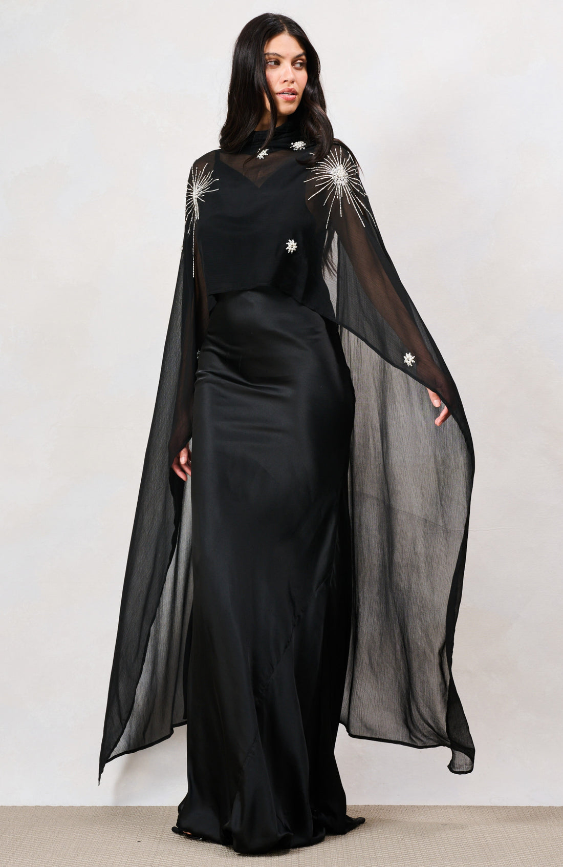 The Annaka Maxi Dress (Black)