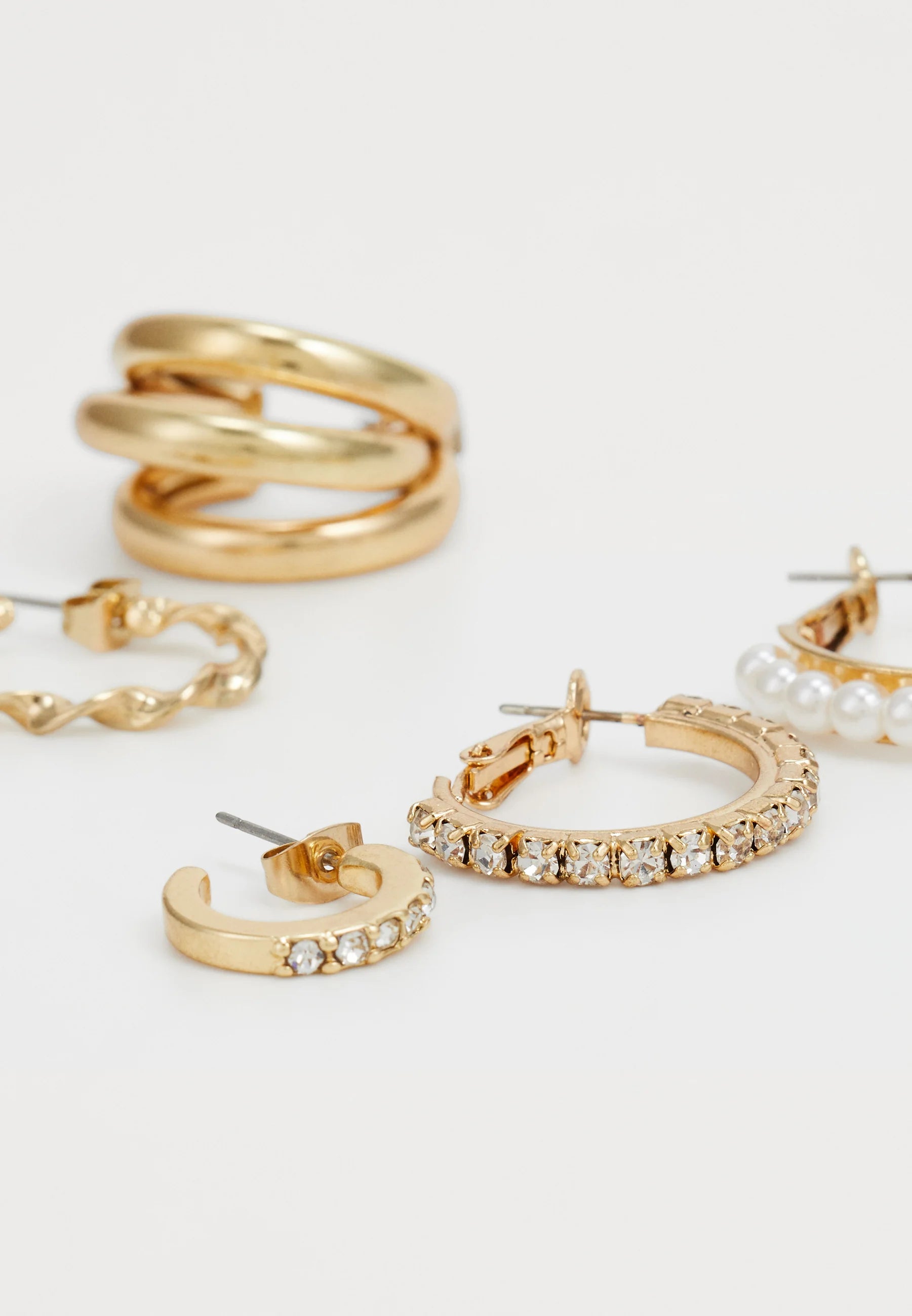 Jana Earrings (Gold)
