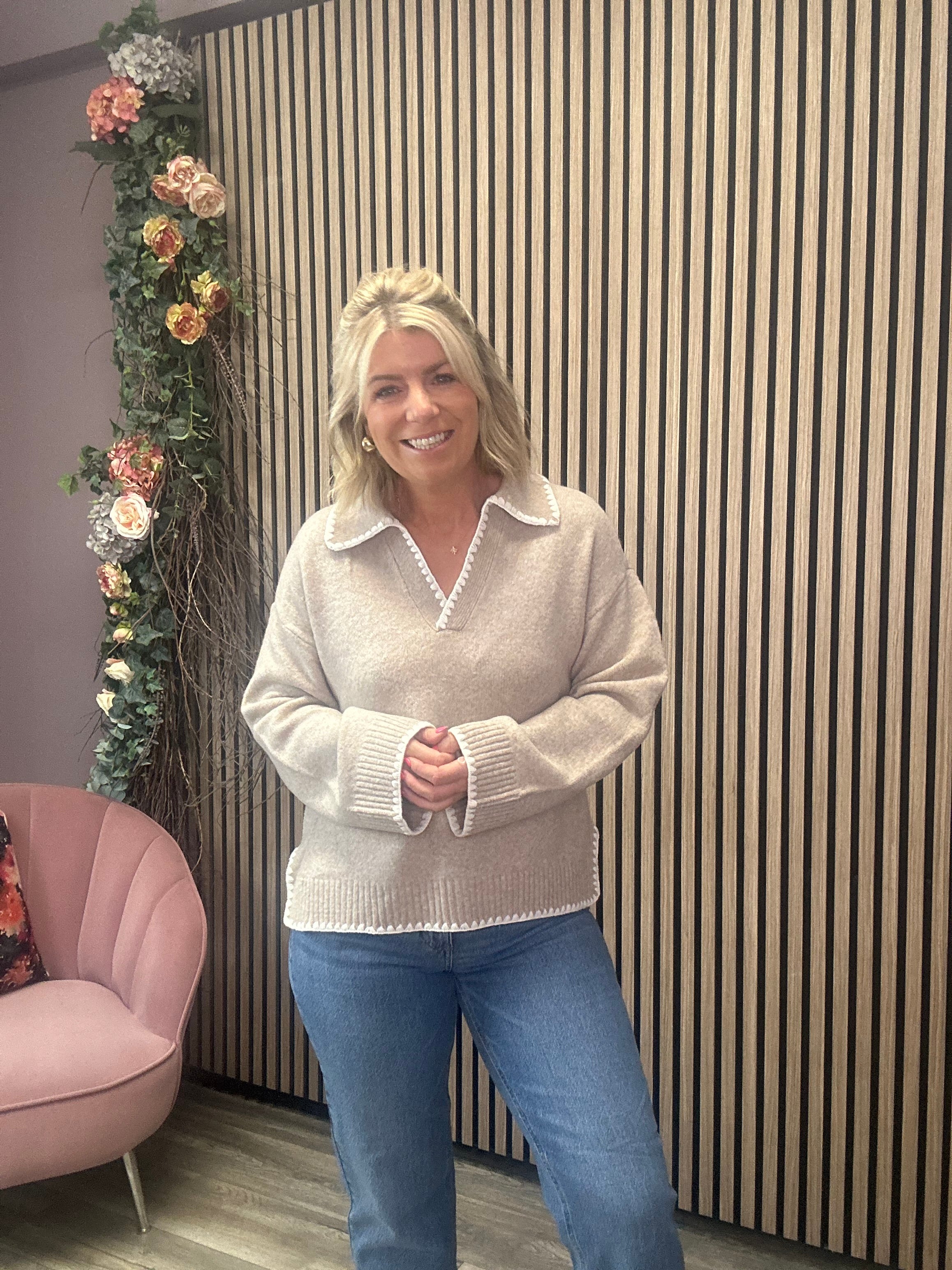 Yazmin V-Neck Jumper (Natural Melange/White)