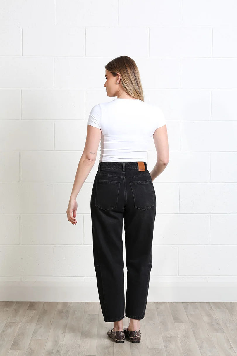 Bailey Barrel Jean (Black/Short)