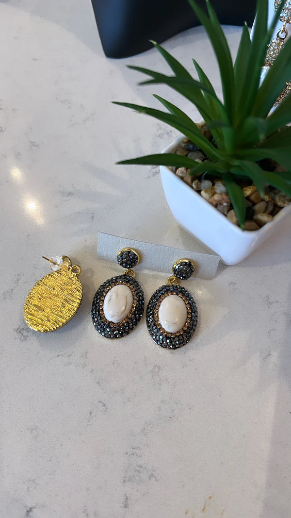 Ivory Crystal Earring (Gold)