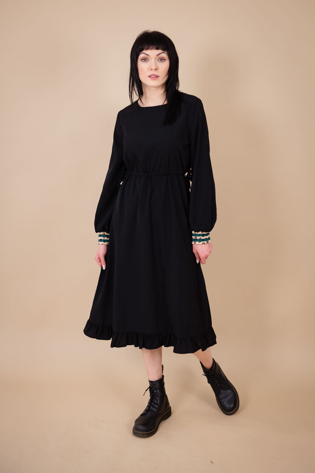 Erin Drawstring Midi Dress (Black) Curve