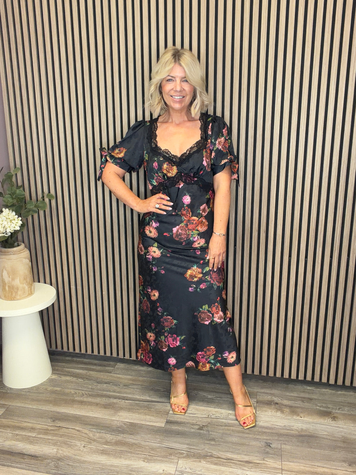 The Tanya Midi Dress (Black)