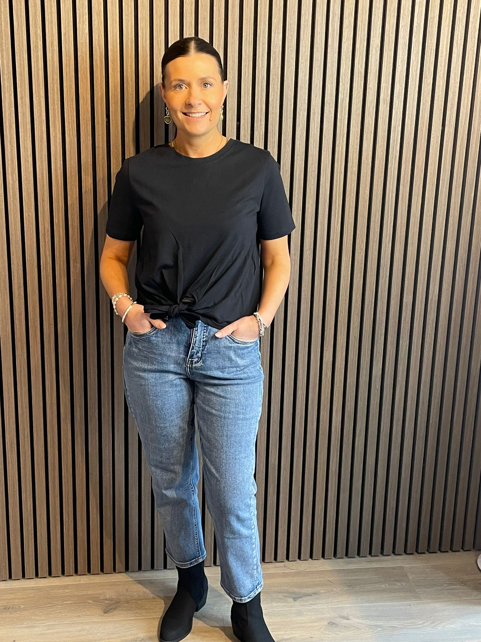 Pippa Knot T-Shirt (Black)