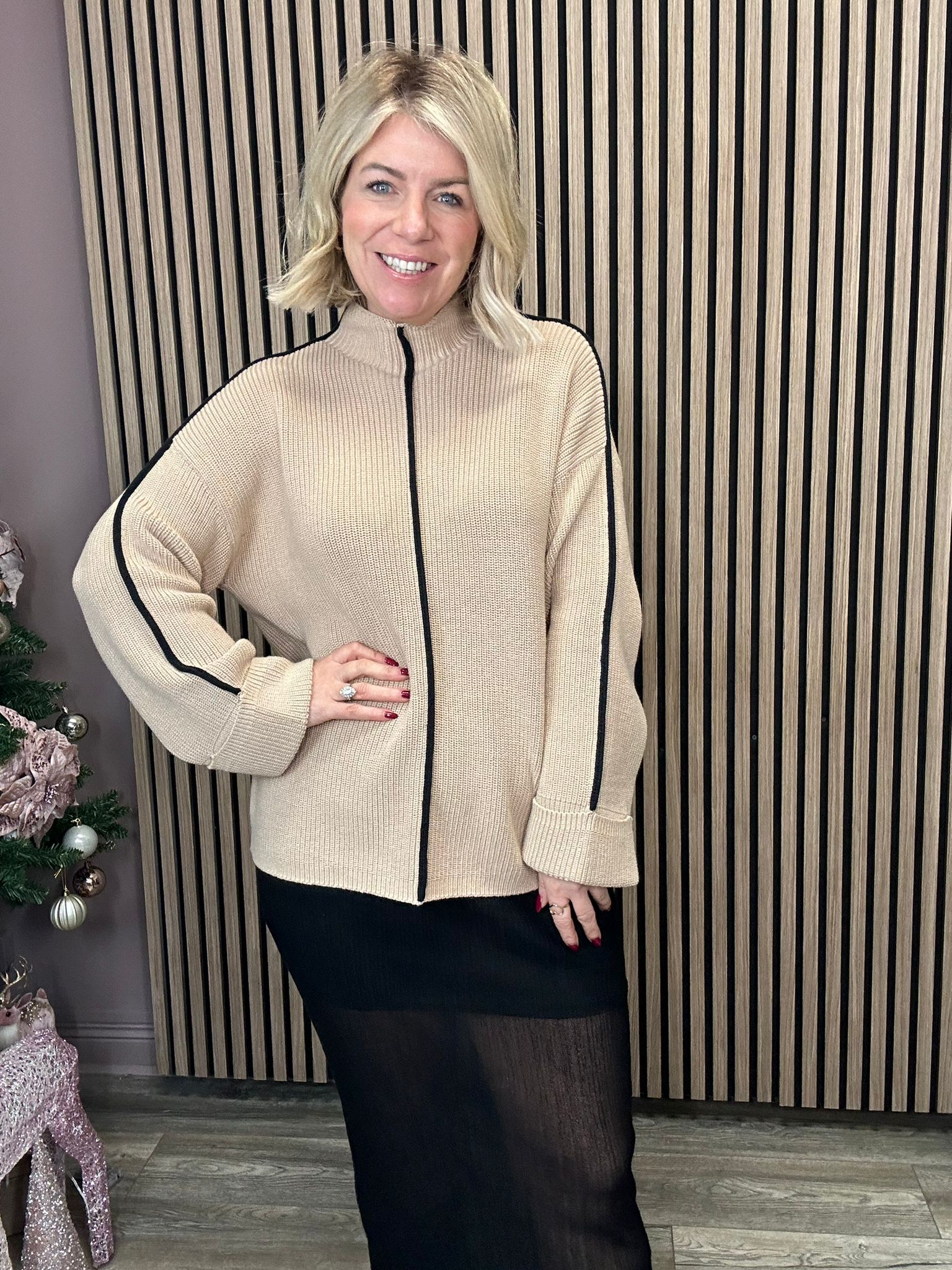 Reanne Funnel Neck Jumper (Savannah Tan/Black)