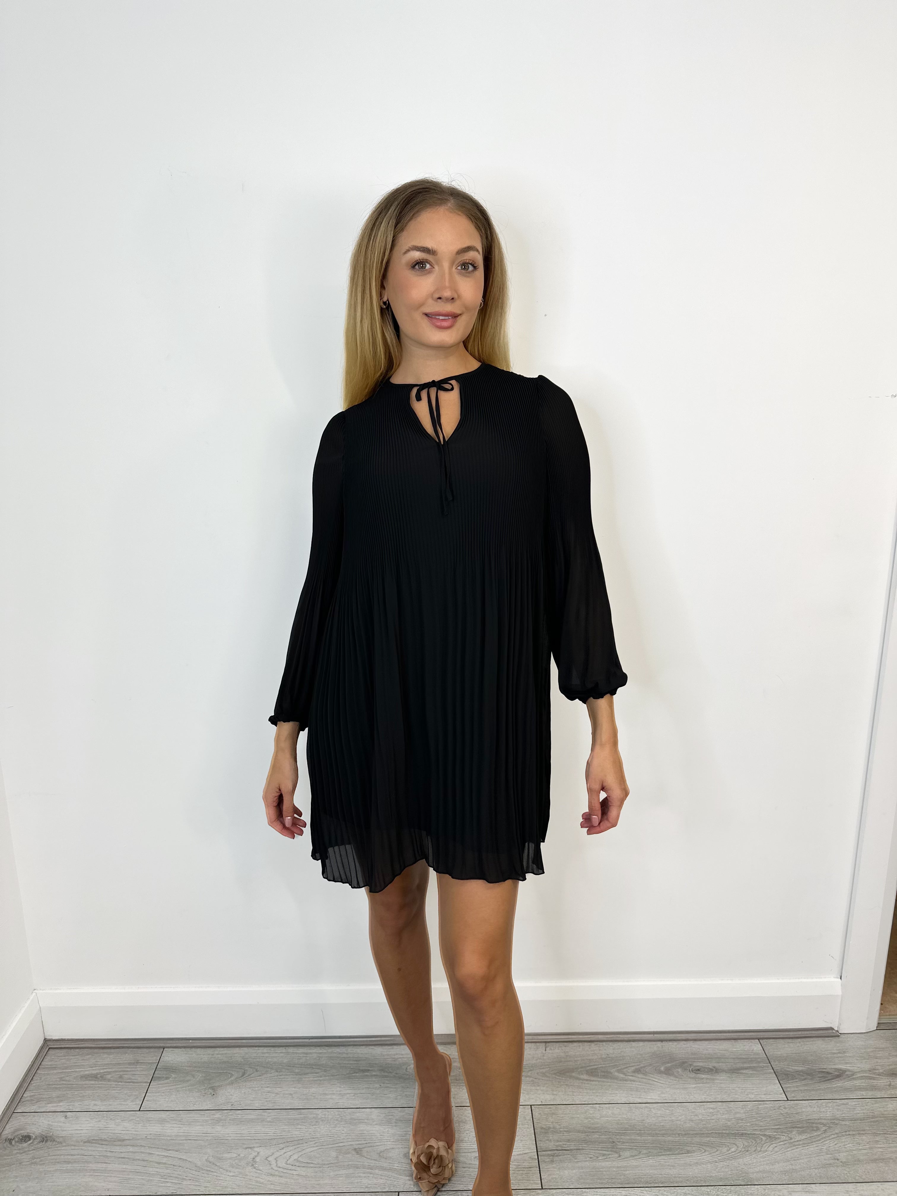 Naomi Short Dress (Black)