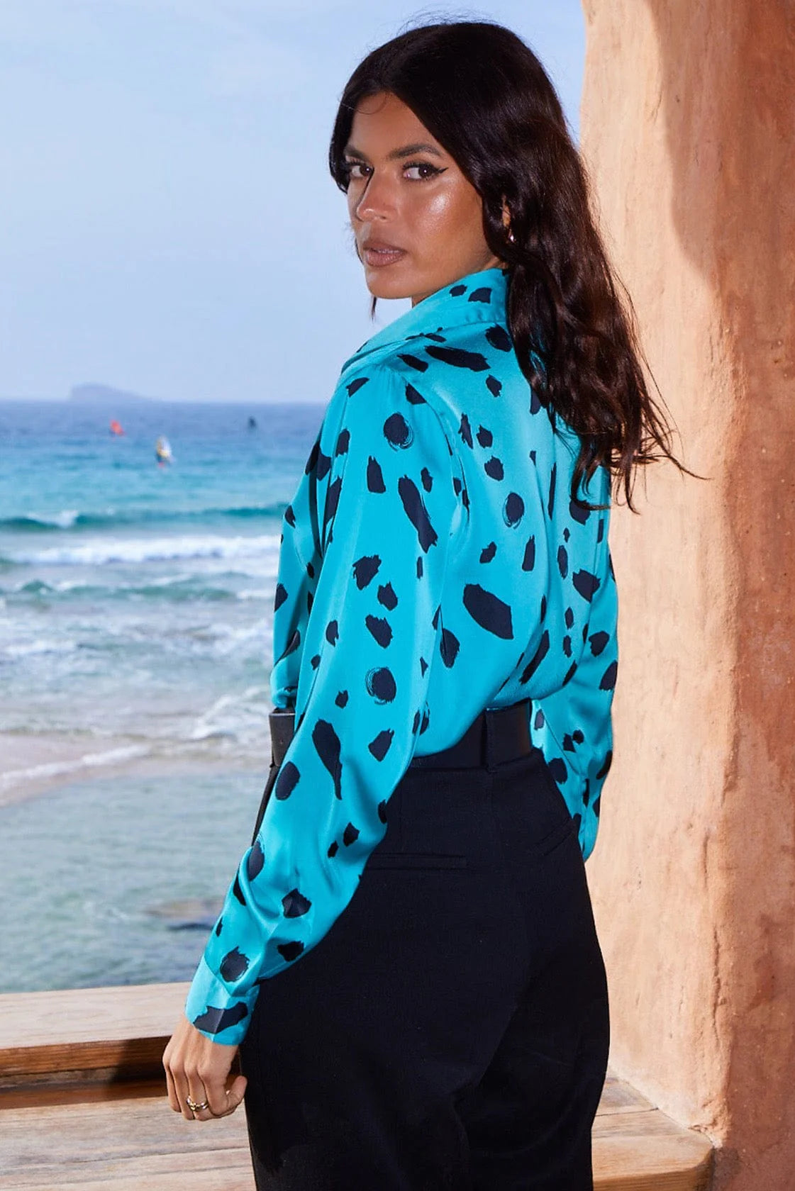 Nevada Shirt (Abstract Dot Black on Teal)