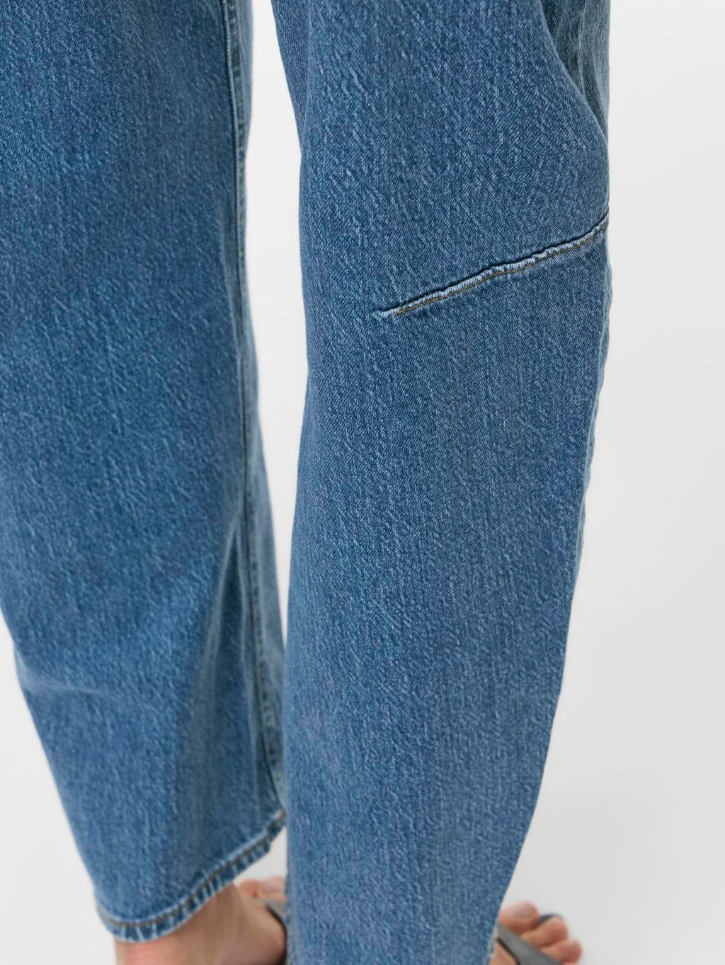 Brady Barrel Jeans (Medium Blue/Wash)