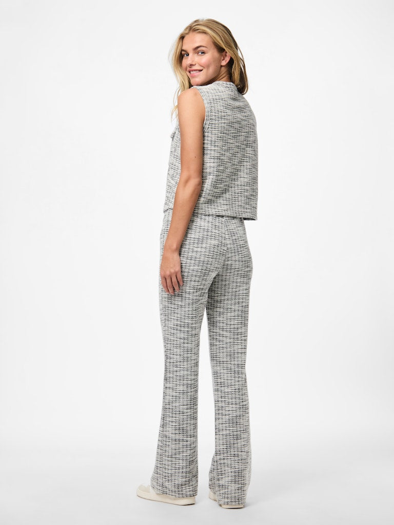 June Sleeveless Top (Cloud Dancer/Black)