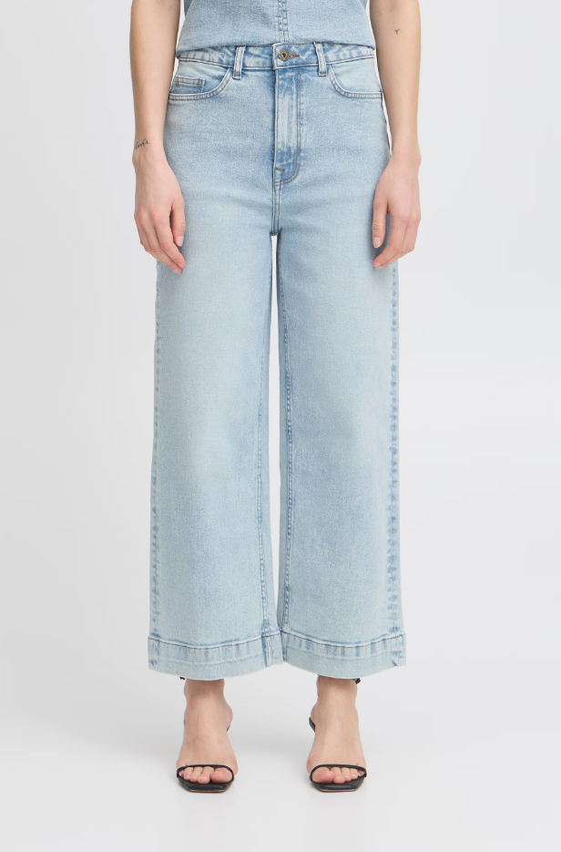 Harper Jeans (Light Blue Washed)