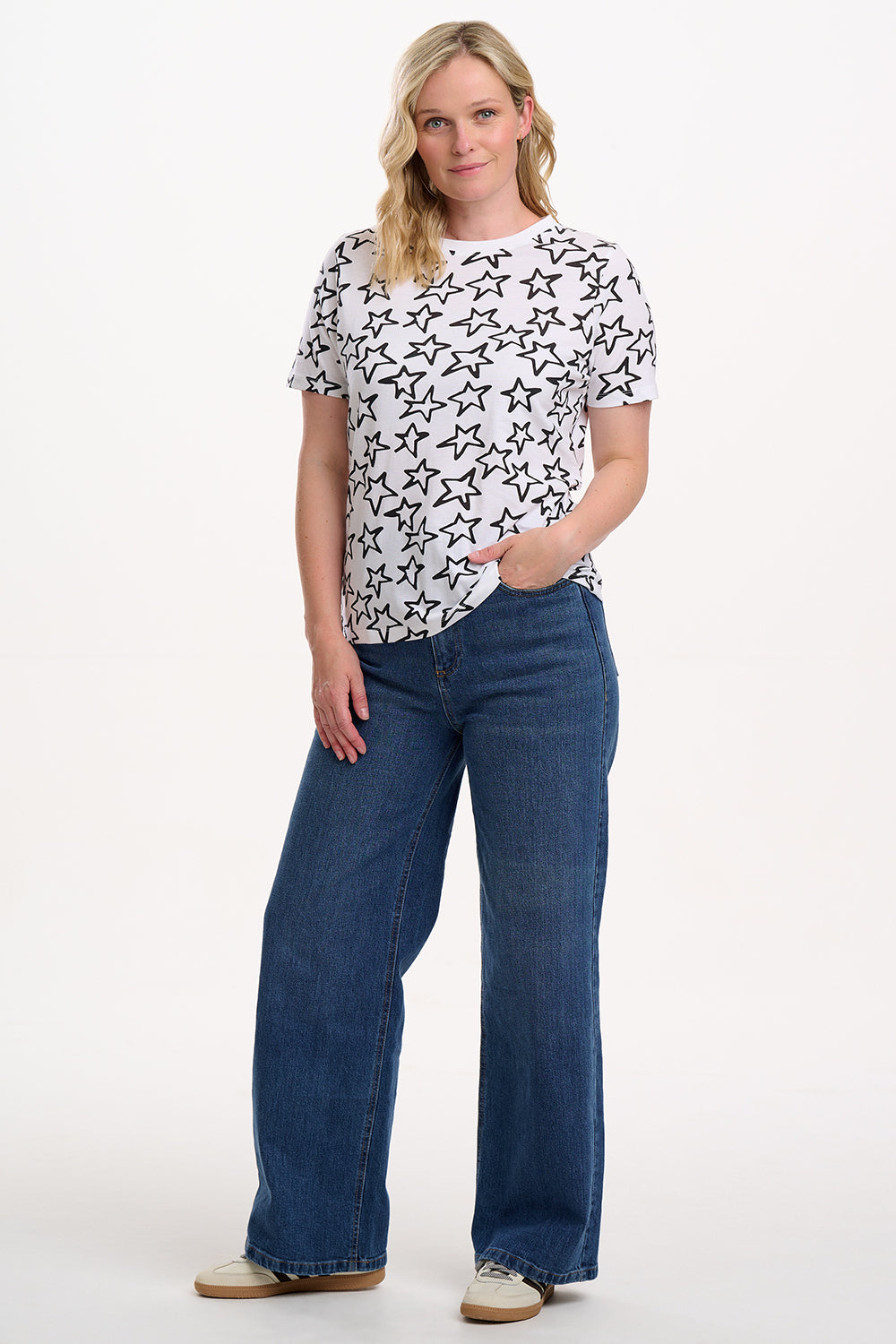 Maggie T-Shirt (White/Black Stars)