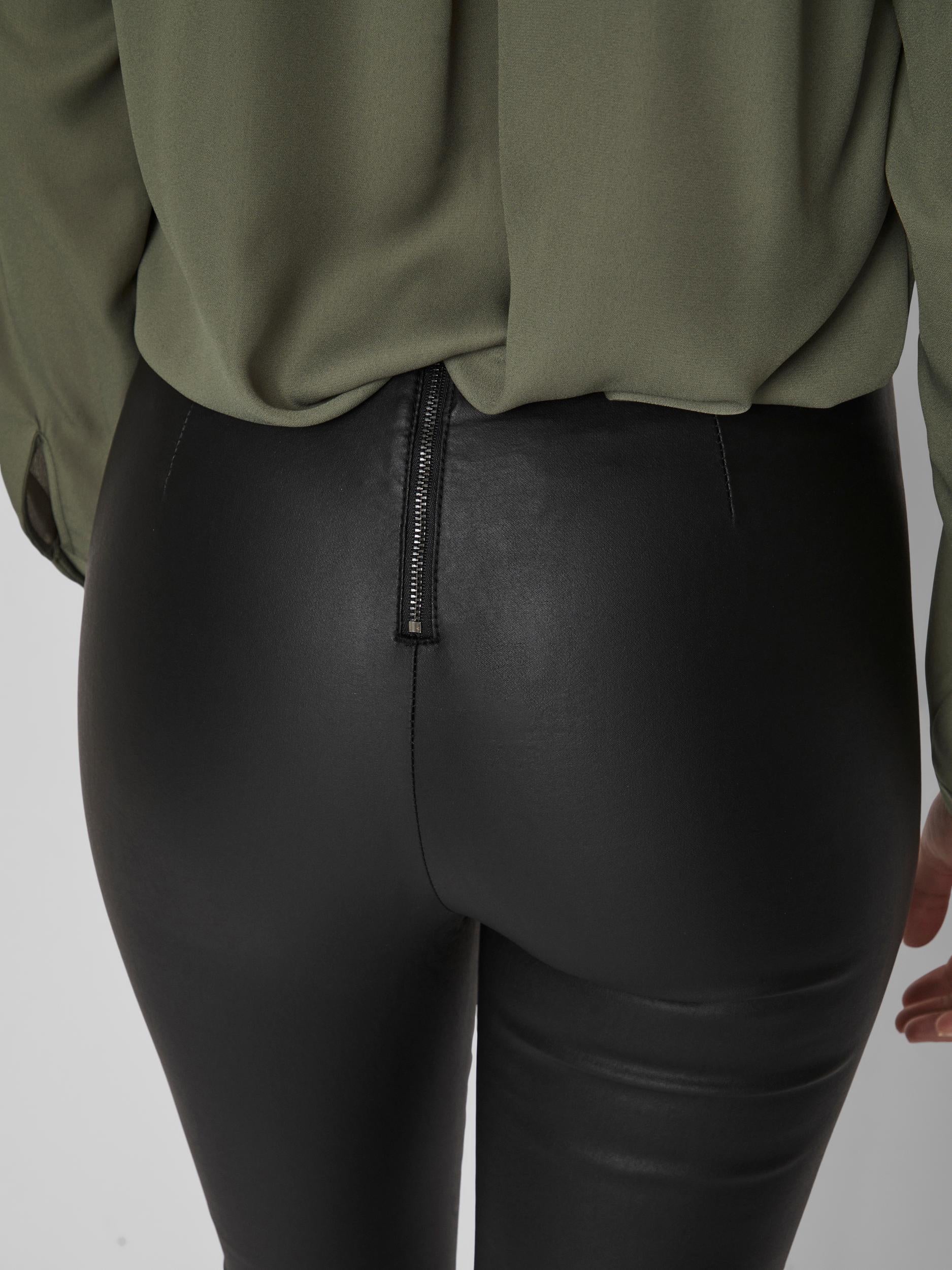 Zipper on the back COMMIT COATED PANTS (BLACK)