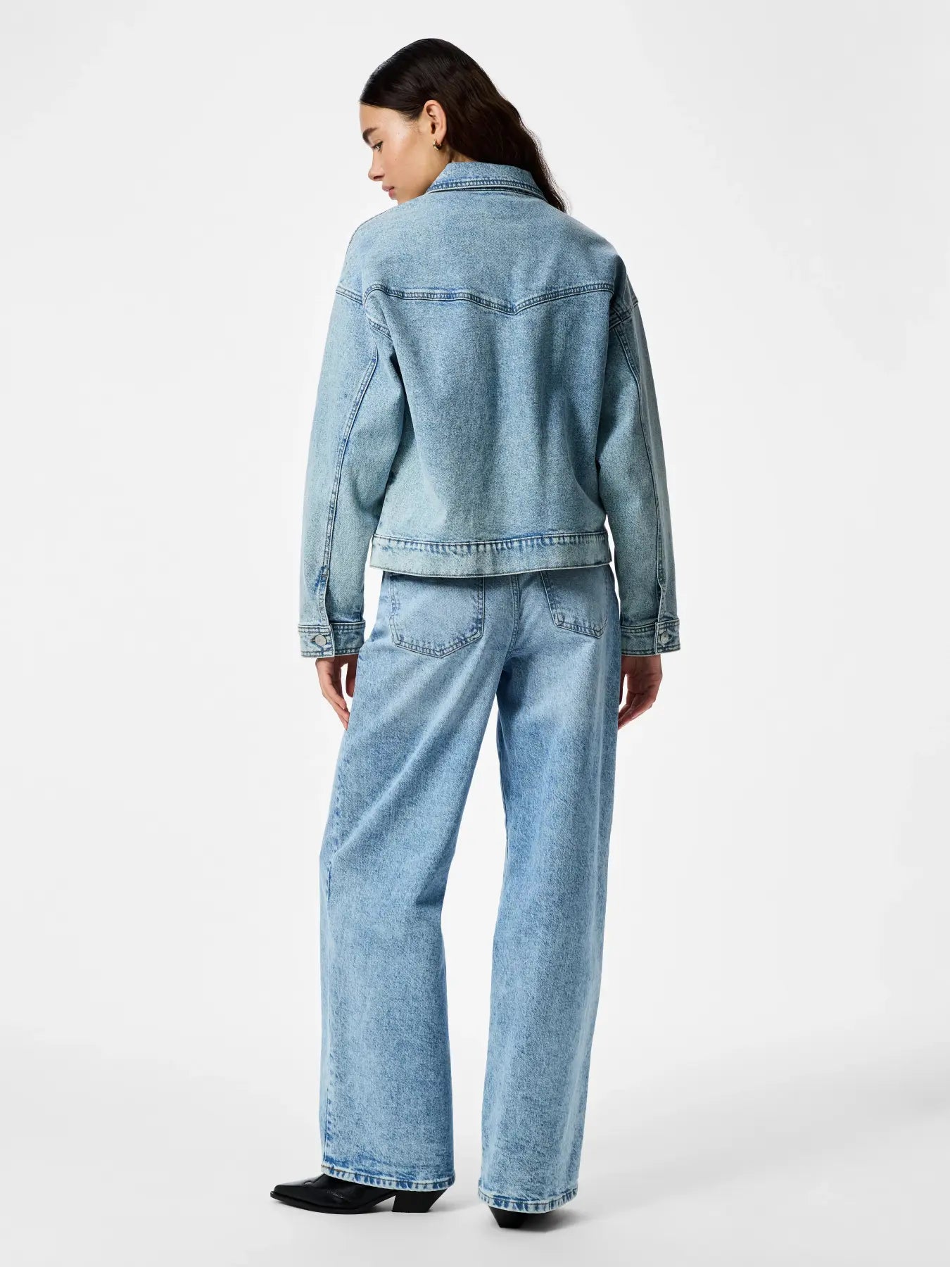 Elma Denim Jacket (Medium Blue)