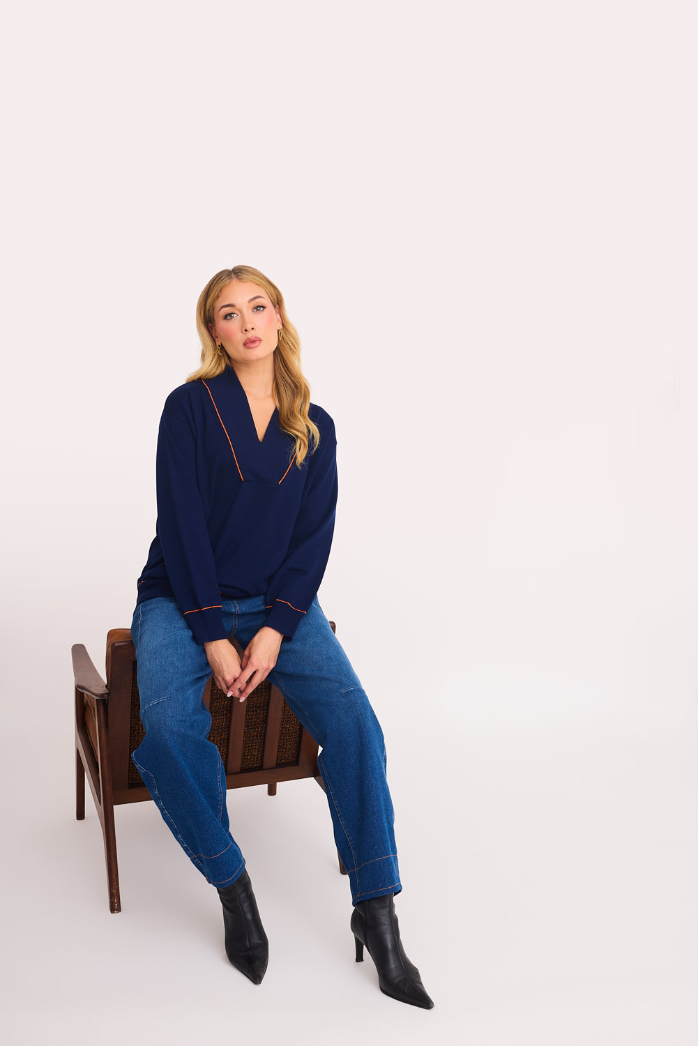 Sola Sweater (Navy)