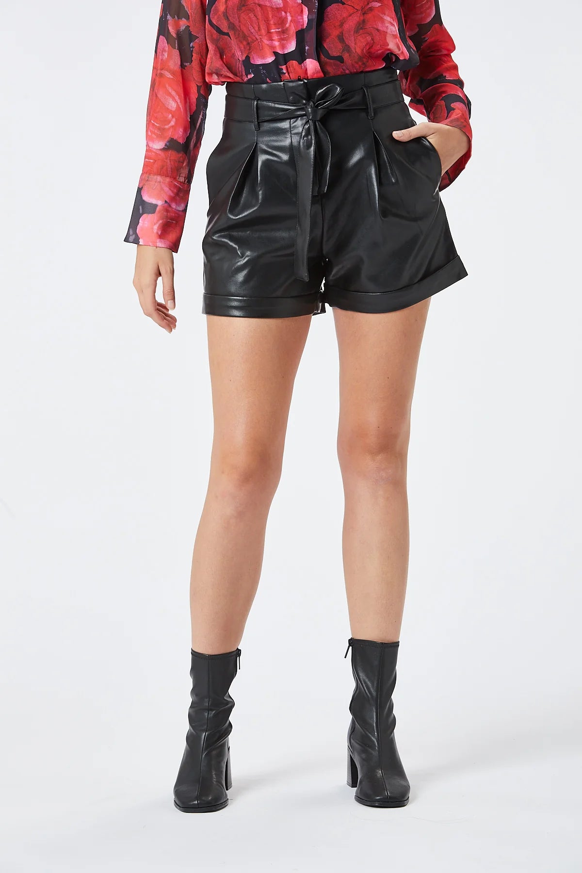 Avena Faux Leather Shorts (Black)