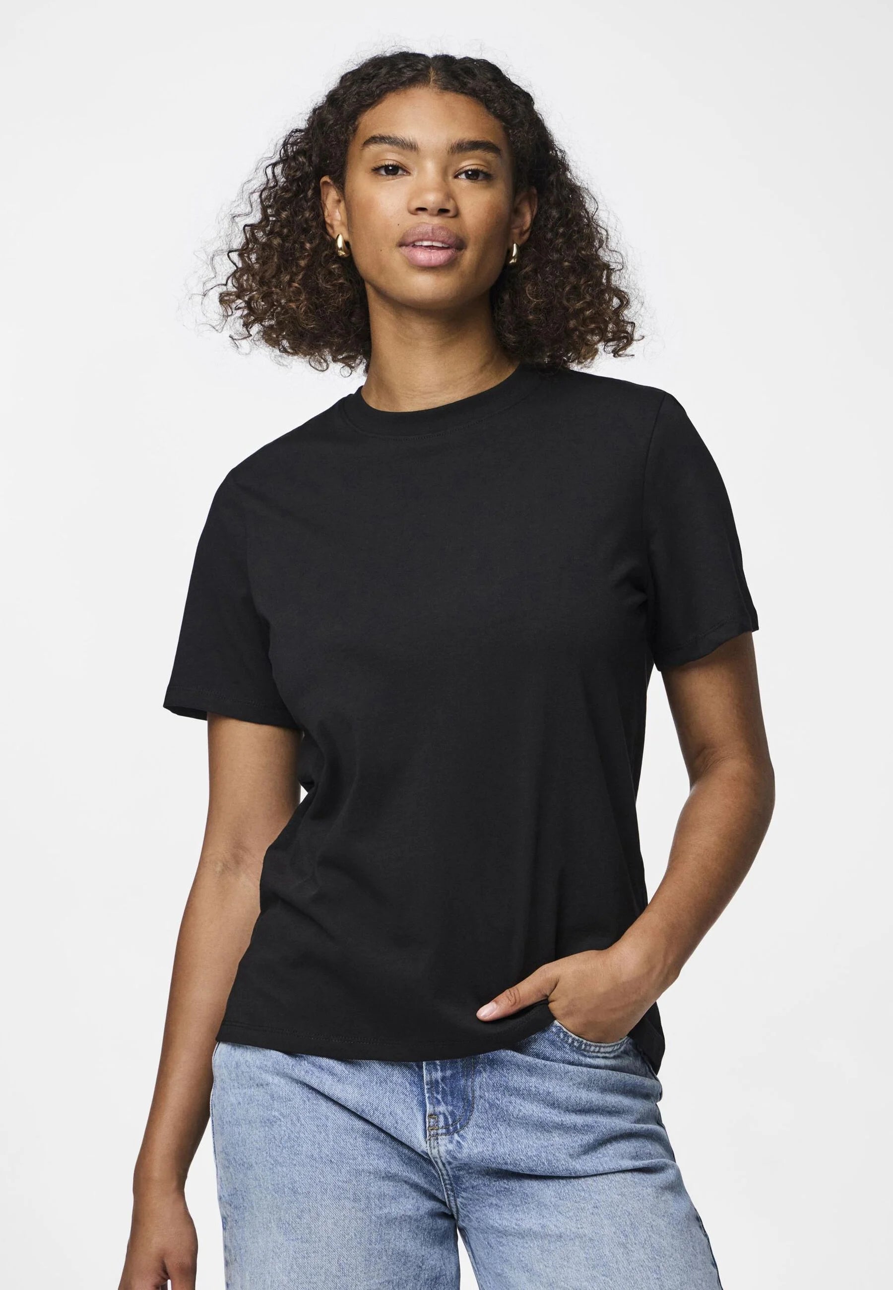 Crioa T-Shirt (Black)