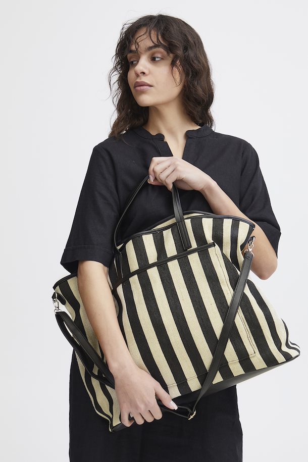 Nurra Holdall Bag (Doeskin/ Black)
