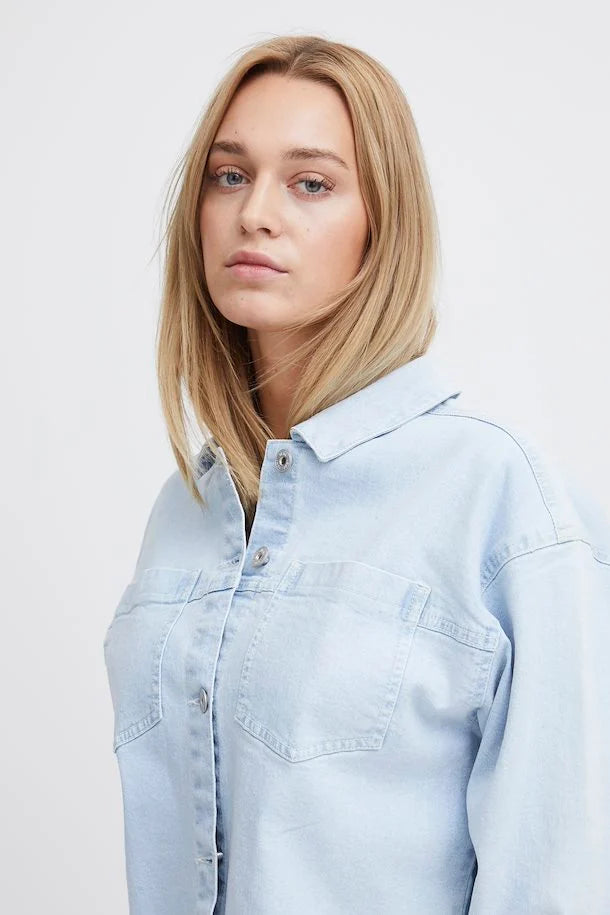 Carley Denim Jacket (Light Blue Wash)