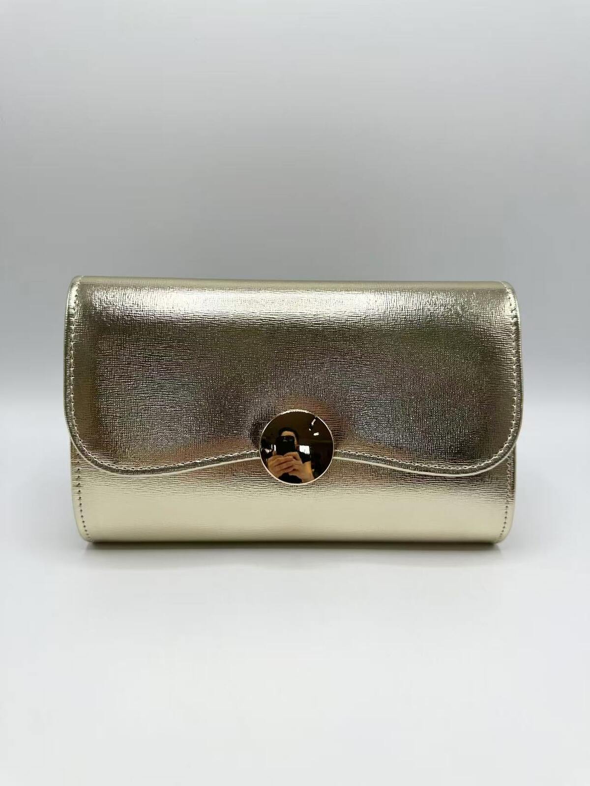 Lynsey Clutch (Gold)