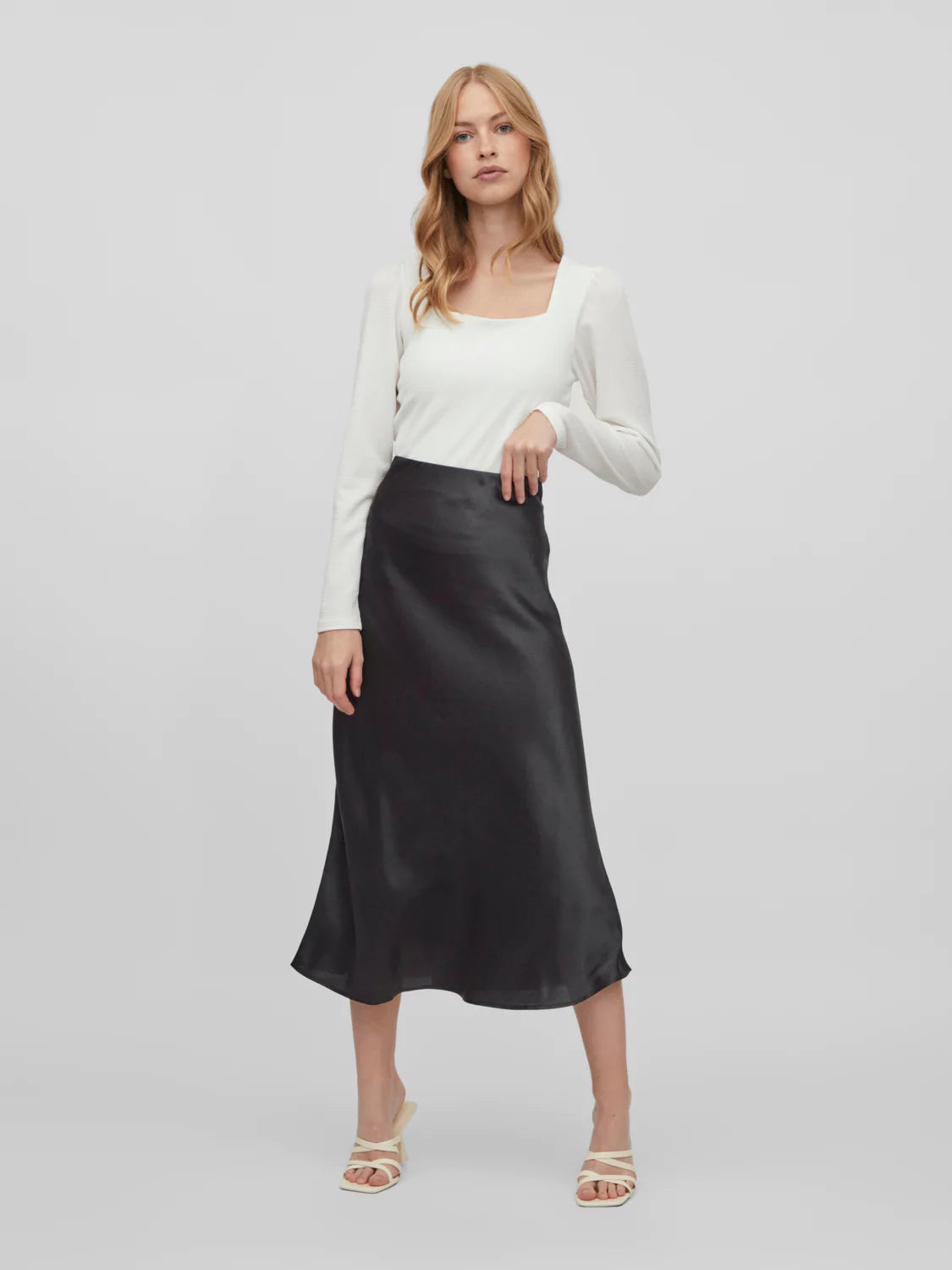 Chadya High Waisted Skirt (Black)