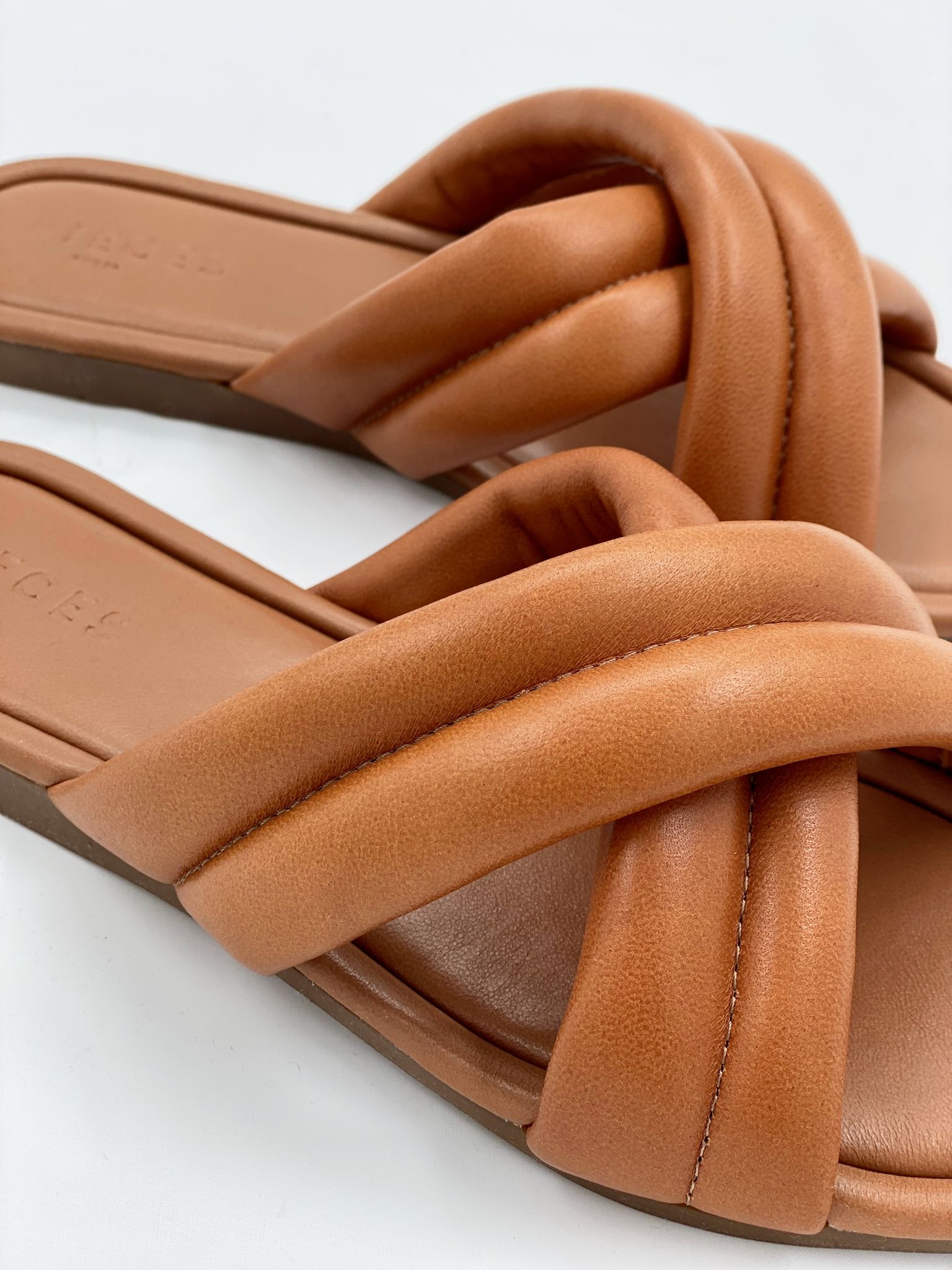 Venia Leather Sandal (Tan)