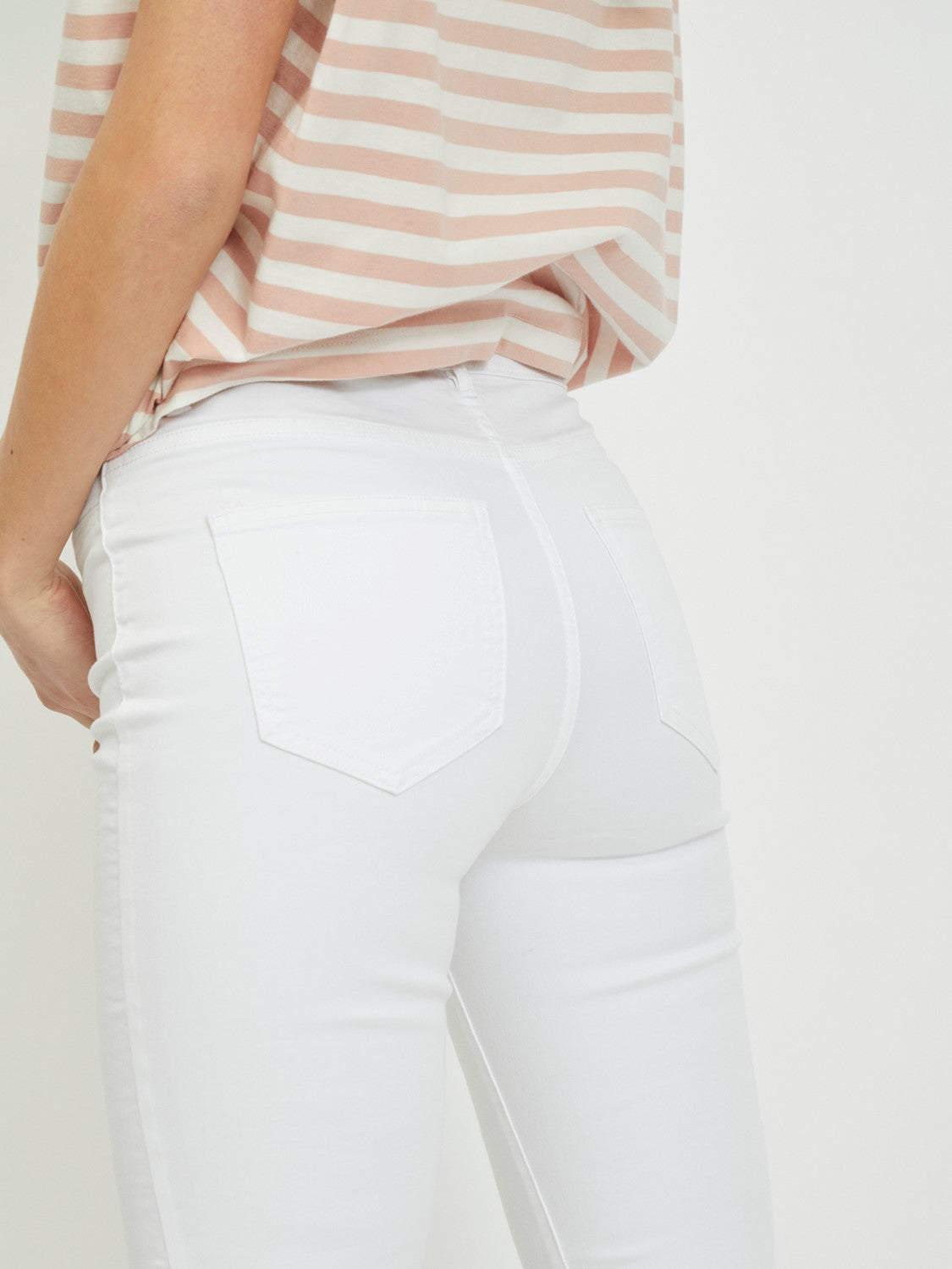 Tori Regular Waist Skinny Jeans (White)